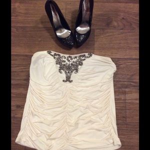 Maurices Strapless size 1. XL. Very beautiful